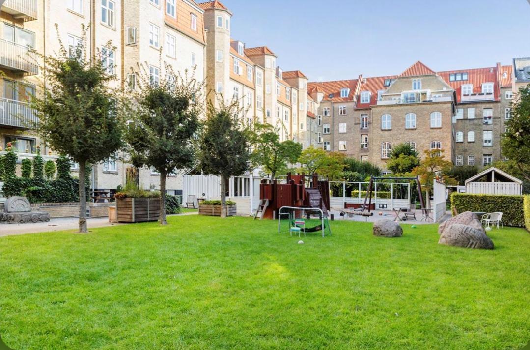 Frederiksberg Apartamento Copenhaga Exterior foto