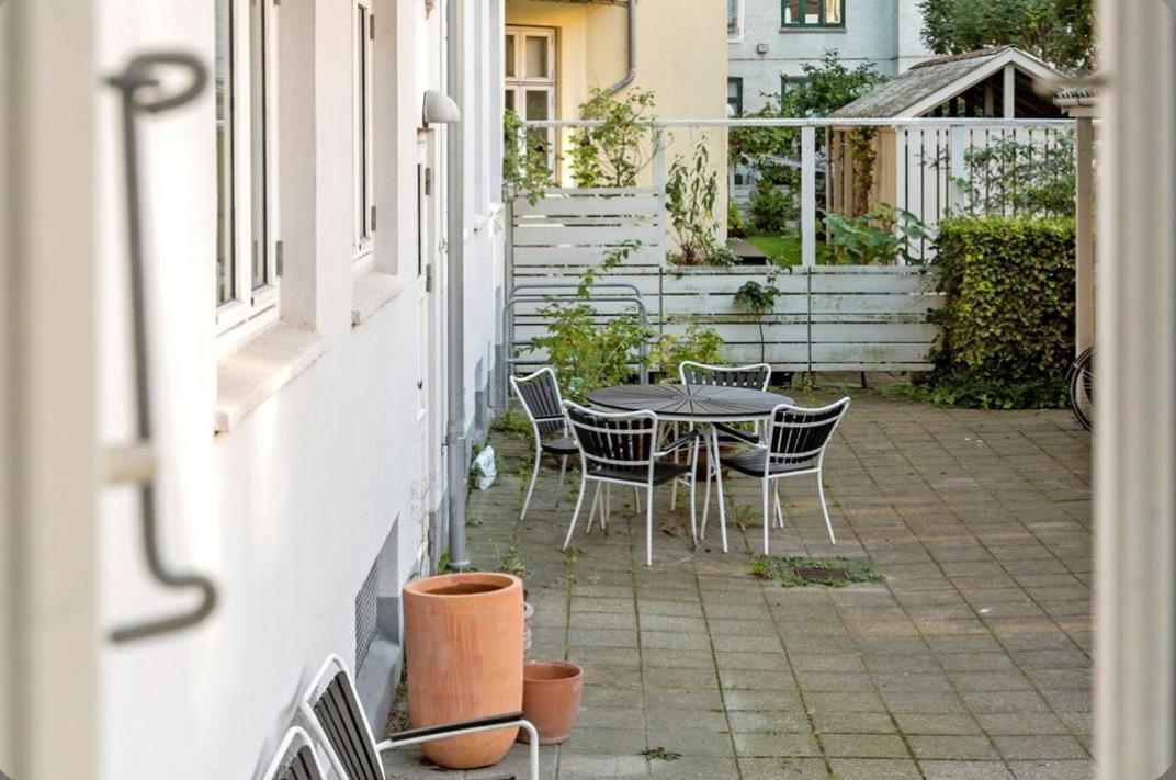 Frederiksberg Apartamento Copenhaga Exterior foto